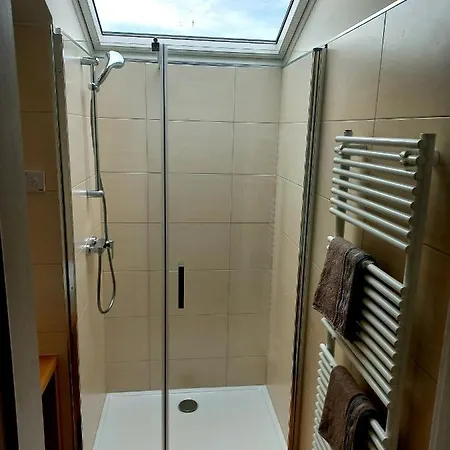 Apartment Hisa Lukc