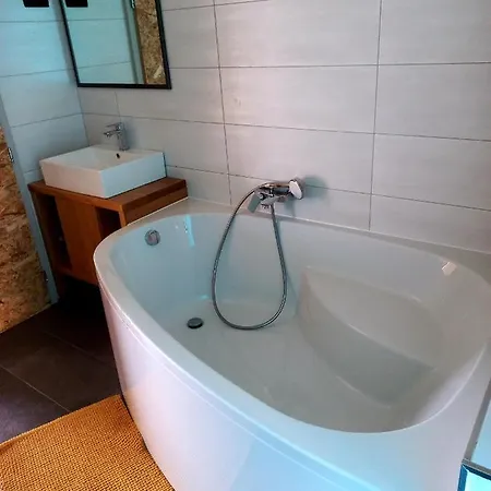 Apartment Hisa Lukc
