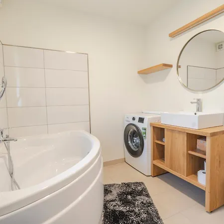 Apartment Lukc With Free Parking
