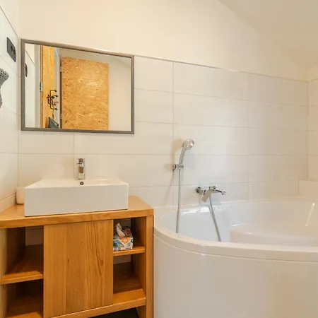 Lukc With Free Parking Appartement Kobarid