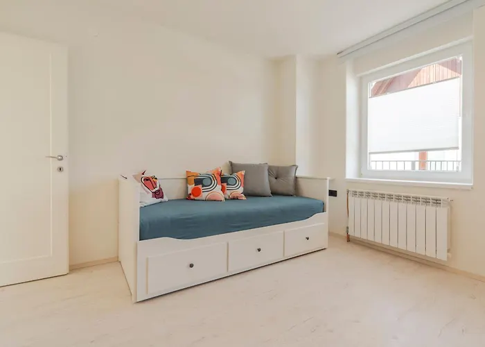 Lukc With Free Parking *