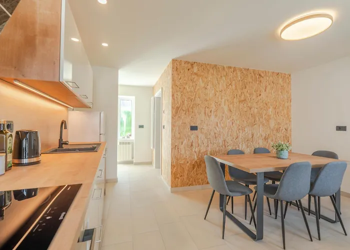 Lukc With Free Parking קובאריד