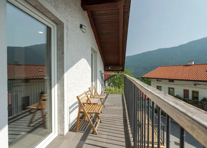 Lukc With Free Parking דירה