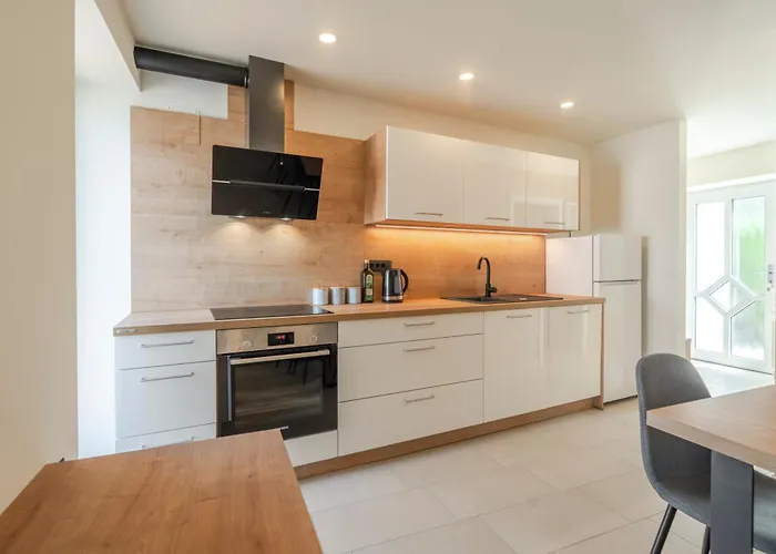 Lukc With Free Parking Апартаменты Кобарид