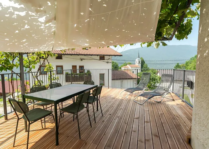 Lukc With Free Parking Кобарид