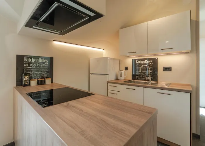 Lukc With Free Parking *