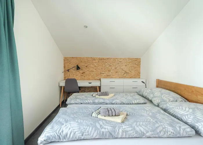 Lukc With Free Parking דירה