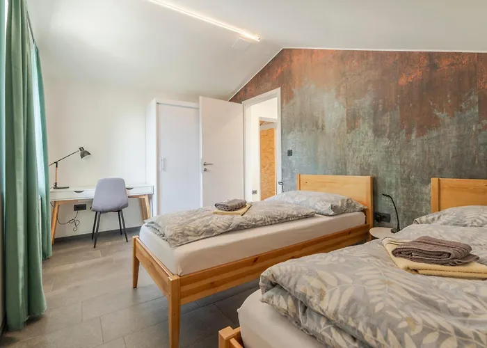 Lukc With Free Parking Кобарид