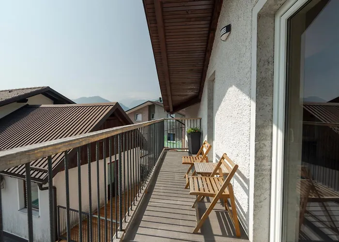 Lukc With Free Parking דירה